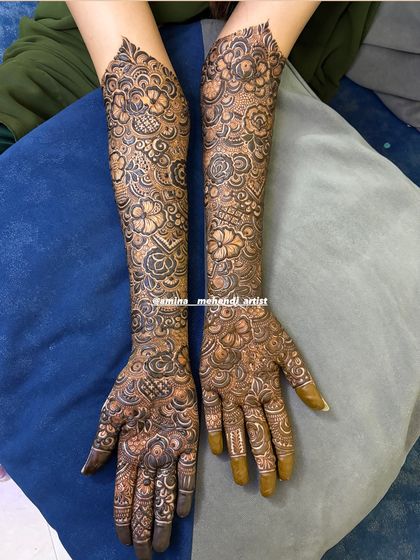 This is a great example of a dense, full-coverage design that remains elegant and not overcrowded, with each element clearly defined.