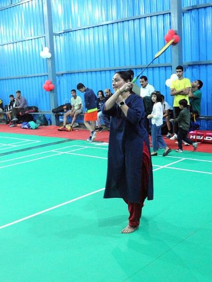 Dr. Ameeta Sinh, a former international player herself, inaugurates the court with the first serve. A truly special moment for our new academy in Dwarka.
