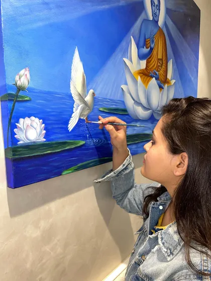Here I am, lost in my own little world, adding the final touches to this serene Buddha painting. Art is my passion, and I feel so lucky to share that love with all of you through my workshops. 🎨