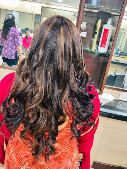 VLCC School of Beauty - Professional Hairdressing & Styling Creative Hair Coloring & Treatments photo 4