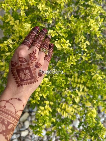 This deep, rich stain on a minimalist design shows that even simple patterns can have a powerful impact. The bold color speaks for itself.