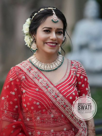 Amruta's smile is absolutely infectious. Swati created a look that was both traditional and effortlessly beautiful.