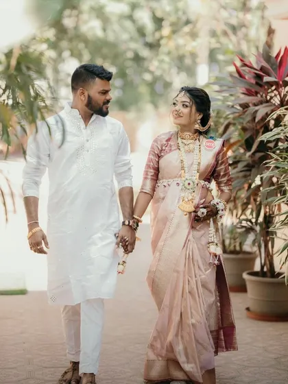 A lovely couple at their baby shower celebration. I designed her full floral jewellery set, including the haath phool and bajuband, to match her beautiful dusty pink saree.