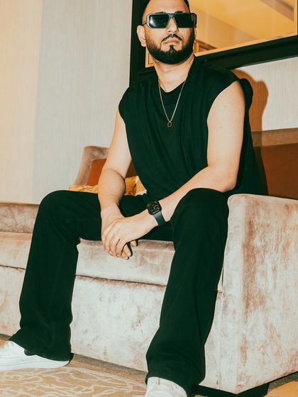 Unfortunately for my haters, I’ll once again be living my best life this weekend. A few shots from a hotel room session before a gig.