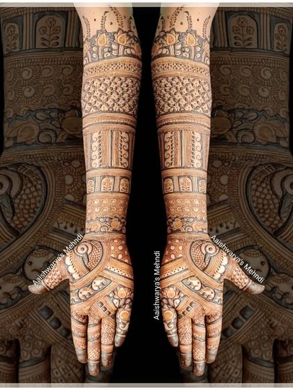 Intricate Bridal Mehndi photo 7