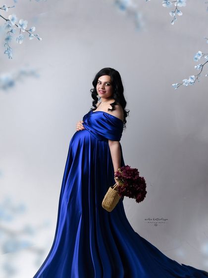 This is the same floral prop and gown as a previous shot, showing how we can create a variety of beautiful images within a single setup.