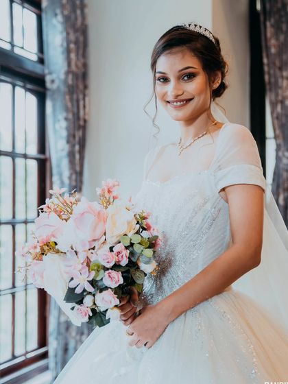 Bridal Elegance: Portraits & Preparations photo 37