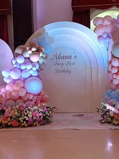 A little fairy dust and pastel magic to celebrate one-year-old Ahana’s birthday. We love planning first birthdays and creating a special atmosphere for such an important milestone.