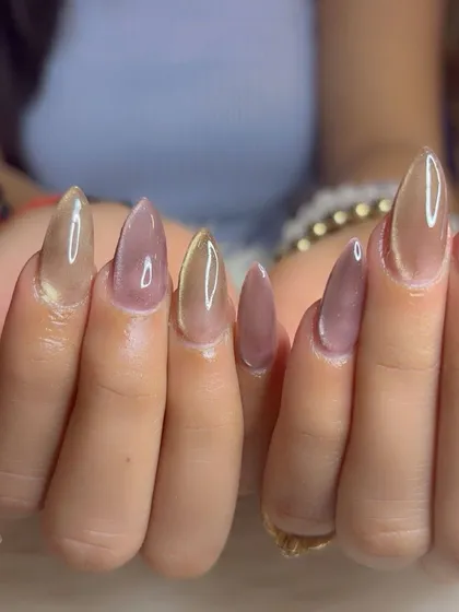 A full set of the beautiful and unique Korean glass cat eye nails.