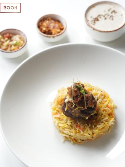 The star of the Naushy Mirza pop-up: Mutton Yakhni Pulao. Fragrant, slow-cooked rice with tender mutton, served with cooling zeera raita and a sharp lahsun chutney.