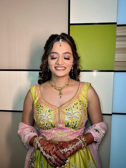 Vibrant Haldi & Mehendi Styles photo 11