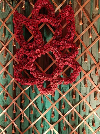 Elegant Hall Decor & Floral Art photo 9