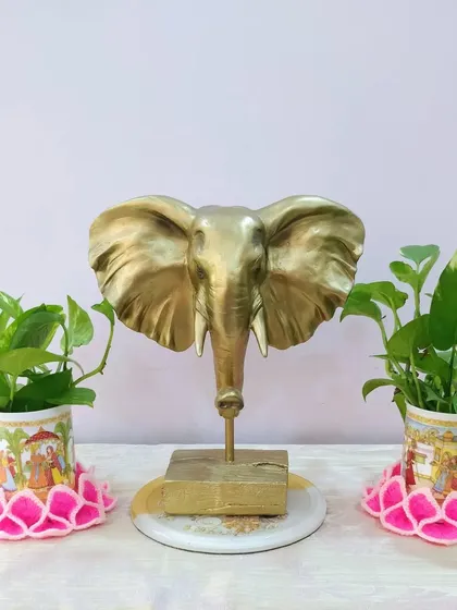 I love how this customer used my pink lotus coasters as decorative bases for her planters. It's a wonderful and creative way to use them.