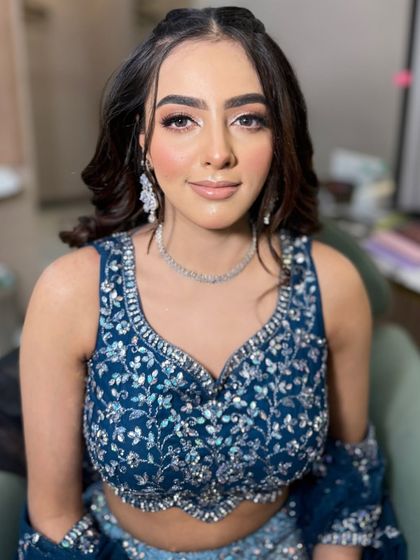 A beautiful soft glam look created by my talented artist Sana. It's perfect for a party or pre-wedding event.