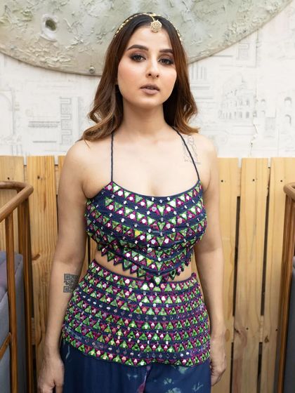 Vibrant Mehendi & Sangeet Looks photo 10