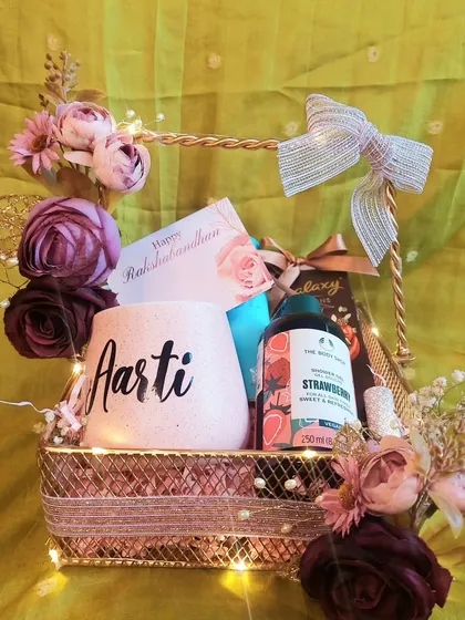 A beautiful gift basket for your sister or bhabhi this Rakshabandhan. It’s filled with self-care products, chocolates, and a personalized mug, all lit up with our signature fairy lights.