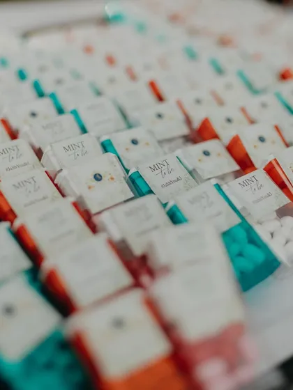 'Mint to be' wedding favors. A clever and sweet takeaway for guests, beautifully packaged to match the event's aesthetic.