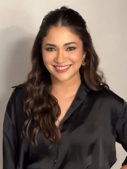 A happy and confident smile from Ridhima Pandit. This look proves that sometimes, the most beautiful makeup is the kind that lets your natural beauty shine through.