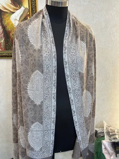 The pashmina with the large paisley motifs, showing how the pattern is arranged across the scarf.