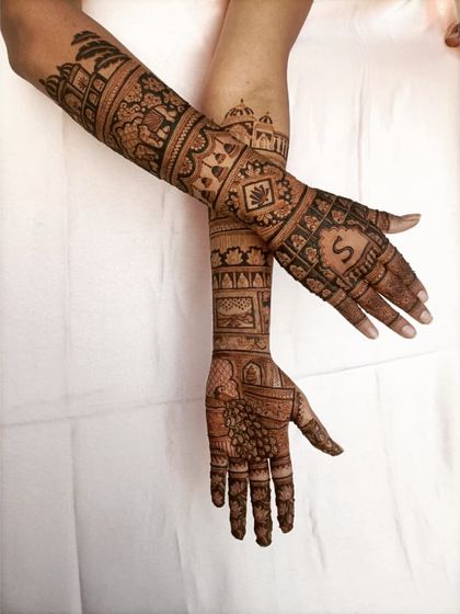 Bridal & Engagement Mehendi photo 32