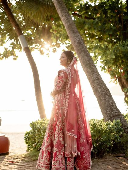 Timeless Bridal Looks photo 36