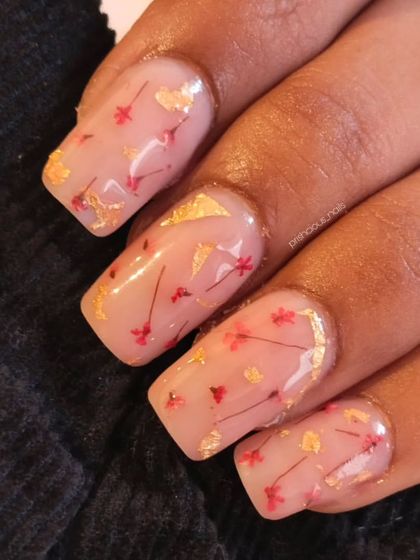 Detailed Hand-Painted Designs photo 13