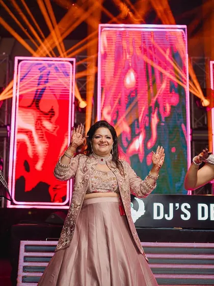 The ladies of the family taking over the stage with their amazing energy. Group performances like this are always a highlight.