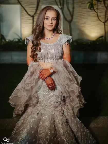 Surbhi's cocktail look was all about celebrating her dusky skin. I created a subtle yet glamorous look that made her shine.