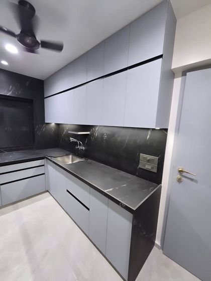 Sleek Parallel & L-Shaped Kitchens photo 5