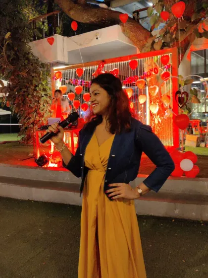 Setting the perfect romantic mood for a Valentine's Day event at 46 Ounces in Bangalore. I specialize in hosting couple's events that feel both elegant and full of connection.