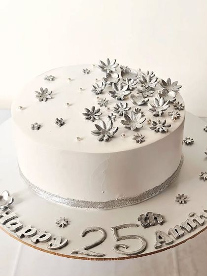 Milestone & Anniversary Cakes photo 44