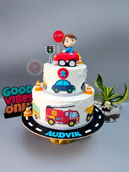 This transportation-themed cake is another example of the sharp edges and clean designs you'll master in our ganache class.