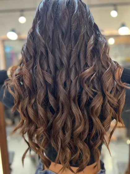 Another view of the root melt technique, showing how beautifully the color transitions from dark to light.
