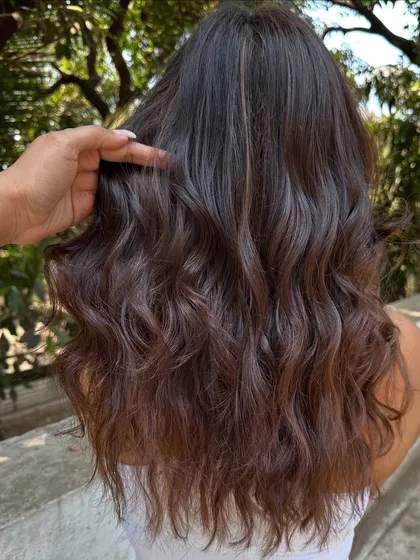 'Biscuit Brown' with a caramel drizzle for this stunner. It's a soft, medium brown base with delicate caramel highlights that add just the right amount of warmth and dimension.