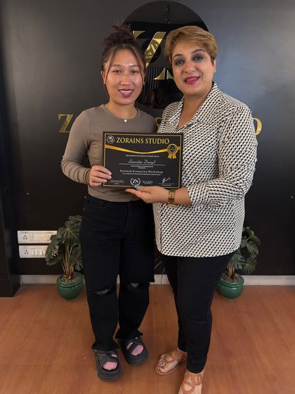 Celebrating another graduate from our Elleza Lash Extension workshop.