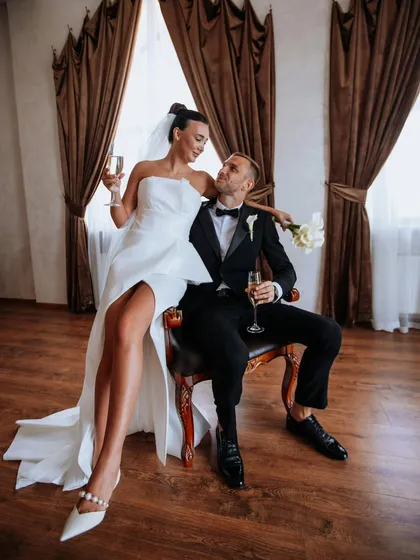 Capturing the chemistry and joy of a new beginning. This stylish wedding portrait in Dubai showcases the modern elegance and intimate connection I aim to freeze in time for couples.