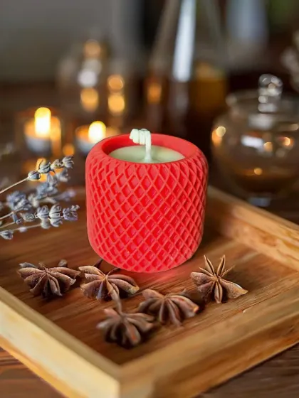 My 165g Mesh Pattern Candle, shown here in a bold red. This candle, where fragrance meets finesse, is perfect for gifts or personal indulgence and can be customized to your favorite color.