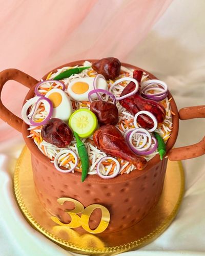 Custom Themed & Sculptural Cakes
