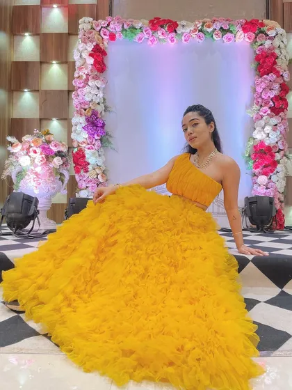 Jo bhi hai sab mera tere hawale kar diya. Feeling bright and beautiful in this stunning yellow gown, ready to own the stage.