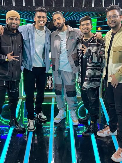 A frame full of lyrical rappers. Standing with Dino James, Panther, and Gravity on the Hustle stage. We're all about pushing the art of lyricism forward.