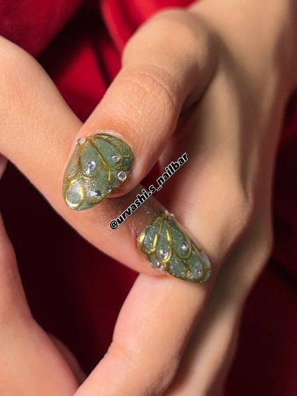 An elegant and earthy design in shades of green and gold. This set features a mix of solid color, gold-framed textures, and delicate leaf patterns, all accented with tiny rhinestones.