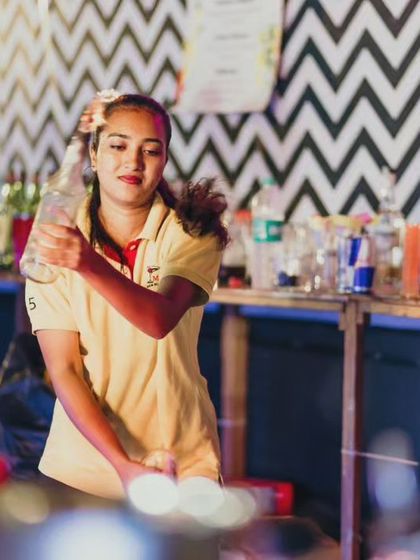 Martiny Mixology - Mobile Bar Catering for Events The Fire & Flair Show photo 7