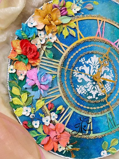 Jashn-e-Kala by Sakshi - Custom Russian Sculpture Decor Custom Wall Clocks photo 9