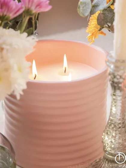 The day is ripe with new promises. My Scented Dawn collection, featuring these Daydream ceramic candles, uses earthy and sensual aromas to create a perfect aura of serenity and hope for a fresh start to your day or the new year.