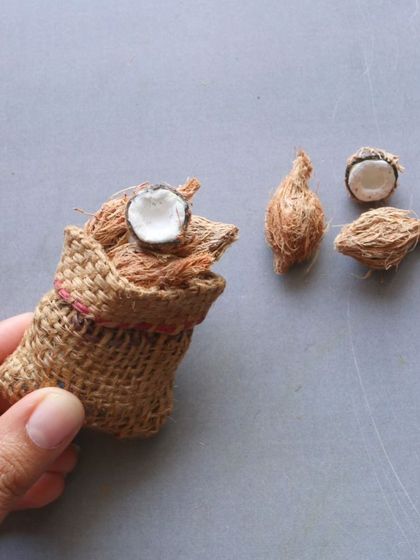 Another look at my miniature sack of coconuts, a fun and realistic creation.