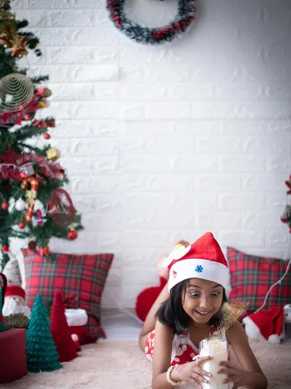 The magic of Christmas! A little bit of glitter adds a whimsical touch to this festive portrait. My Christmas setups are designed to be interactive and fun for kids of all ages.
