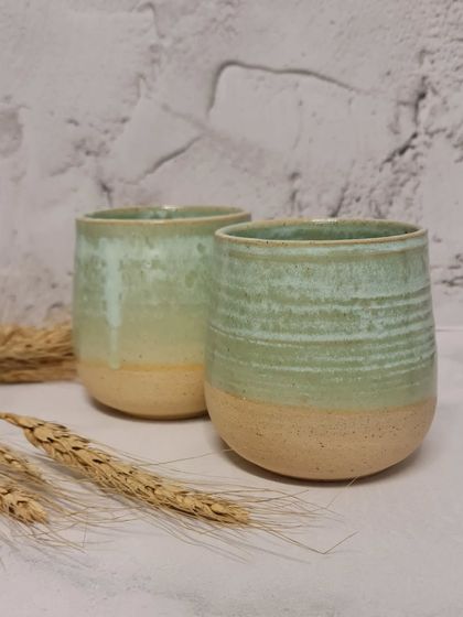 My tumblers are designed to bring art to every part of your life. This stunning, versatile tumbler in a green and terracotta finish will make your loved ones feel truly special.