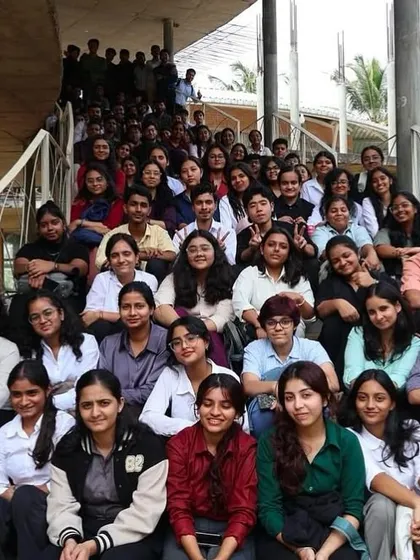 A large group photo with students from SCMS Bengaluru. It was a pleasure to host these future business leaders for a day of learning and interaction about the agricultural sector.