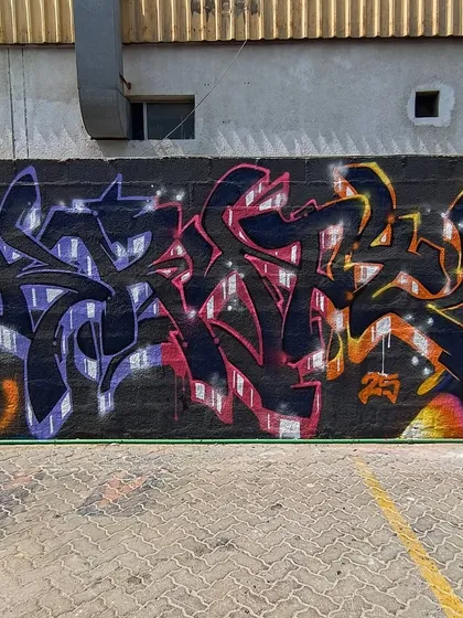Another shot of the Dubai jam. The three of us, three different styles, one wall. That's the beauty of a collaboration.