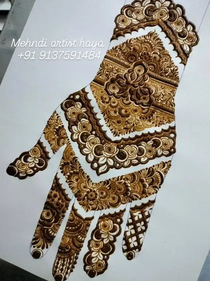 A slightly different angle of the same bridal practice design, showing the intricate details in the chevron-style bands. Each band contains a different filler pattern, a skill we focus on in my classes.